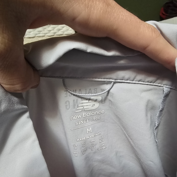 New balance running jacket - Picture 4 of 4
